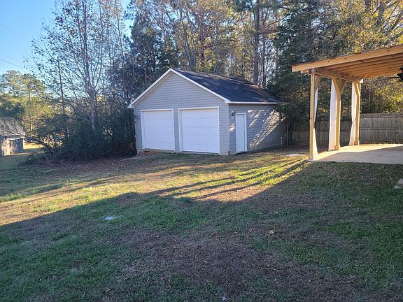 3rd image of 138 Scotch Pine Dr