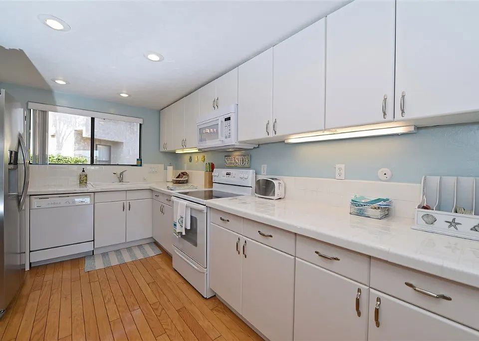 1st image of 1927 Estrella De Mar Ct Unit B