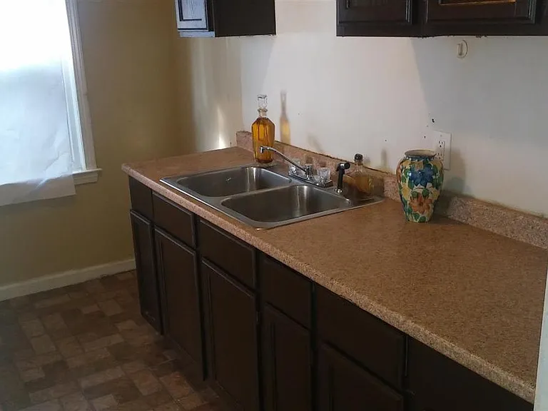 18497 Westmoreland Rd — Photo 2