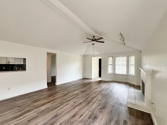 4th image of 11915 Garden Terrace Dr
