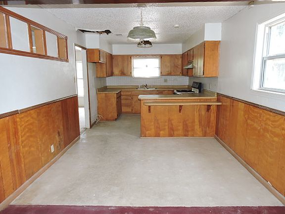 5th image of 1118 Falcon Dr