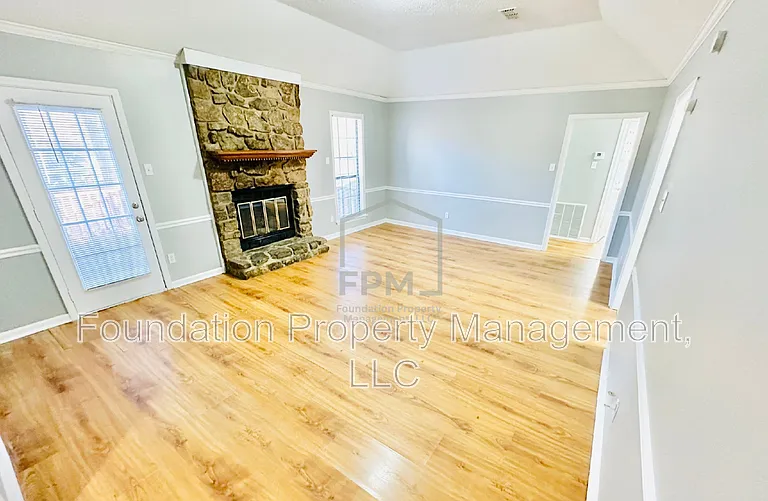 5682 Richburg Ave — Photo 6