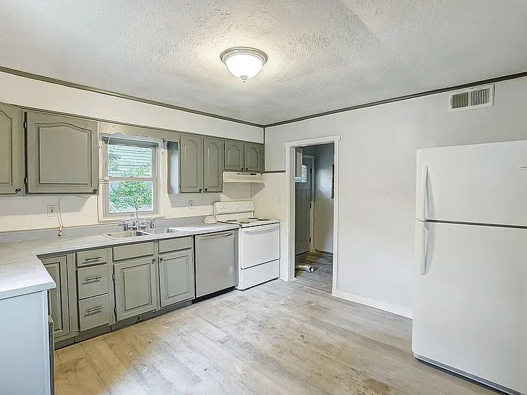 314 Sheridan Ave — Photo 8