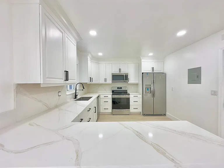 6811 NW 32nd Ave — Photo 8