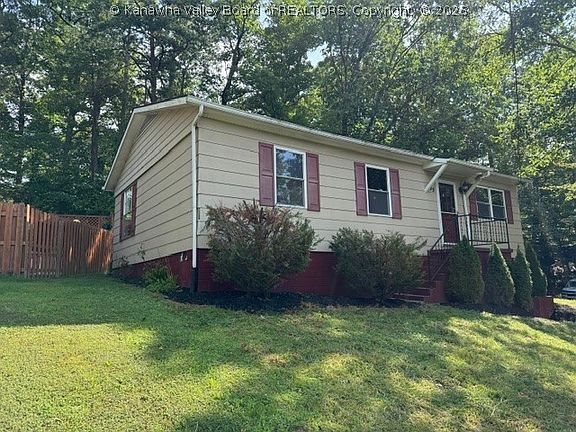 2nd image of 735 Thompson Rd