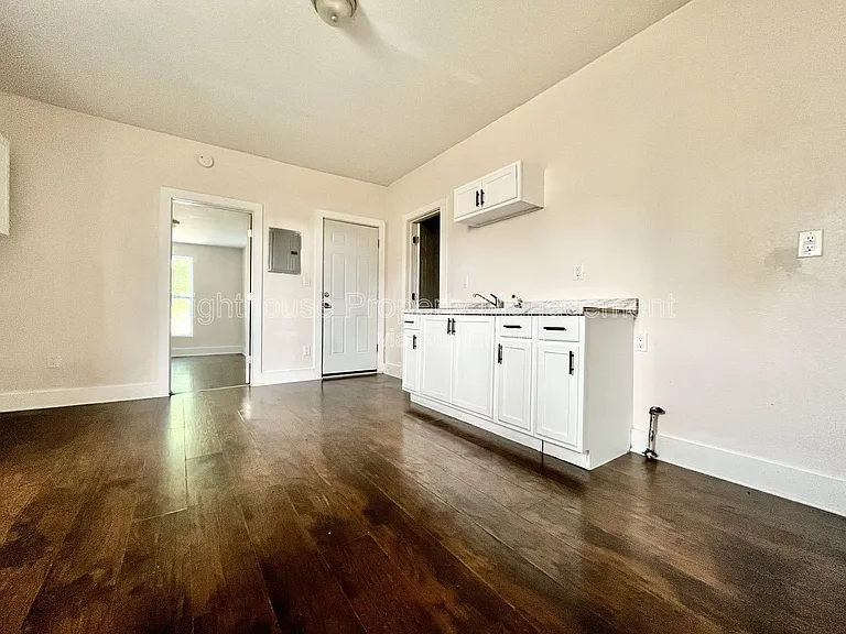 2825 Sanford St #2 — Photo 7
