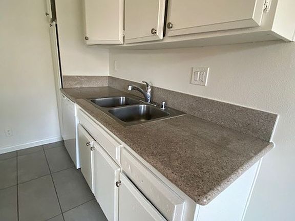4th image of 4505-4509 Maplewood Ave #4509-6