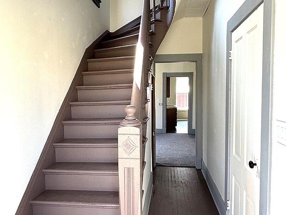 3rd image of 531 W 13th St