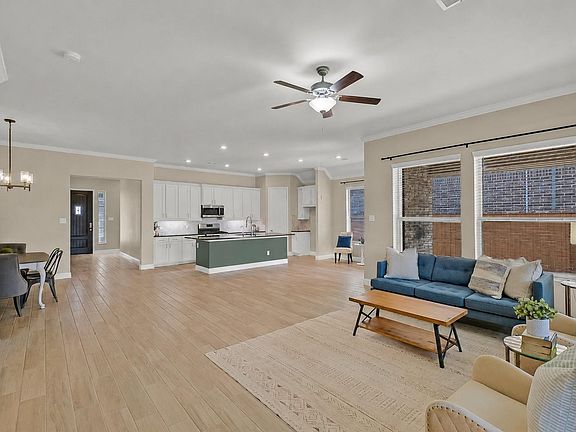 4th image of 4948 Birchwood Bluff Ln