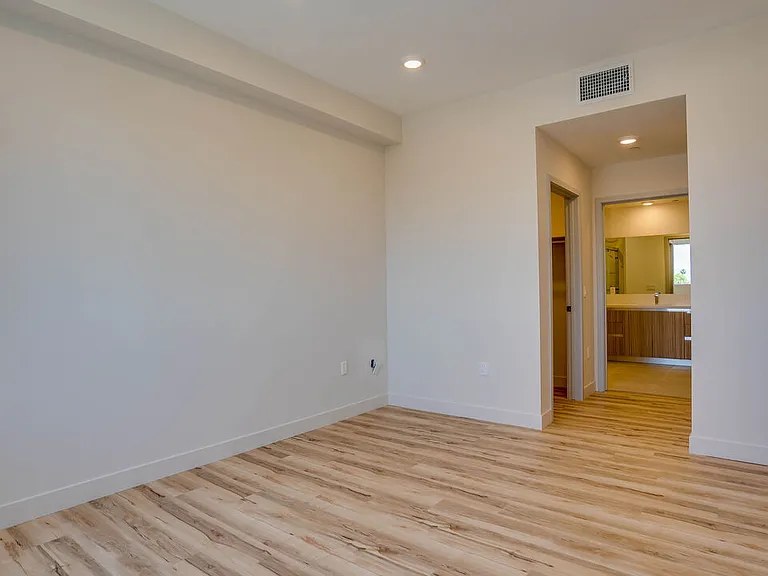 1540 S Hayworth Ave #203 — Photo 18