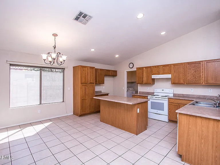 12522 W Grant St — Photo 8