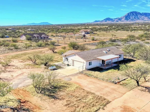 10193 E Windtalker Rd, Hereford, AZ 85615