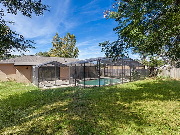 4th image of 4437 Centennial Dr