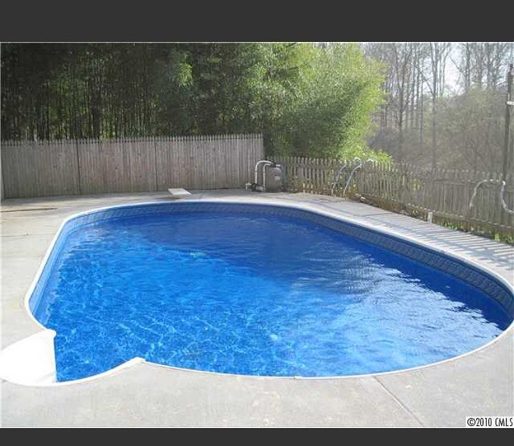 1st image of 2407 Elmwood Cir