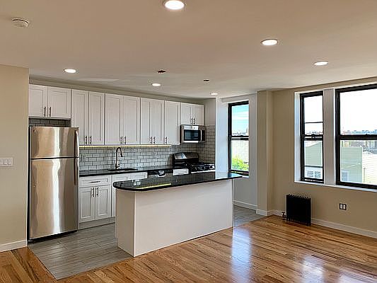 1st image of 29-15 36th Ave #4DA