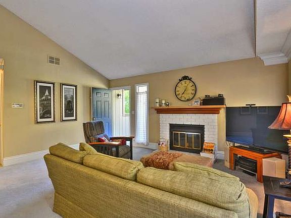 3rd image of 1310 La Terrace Cir