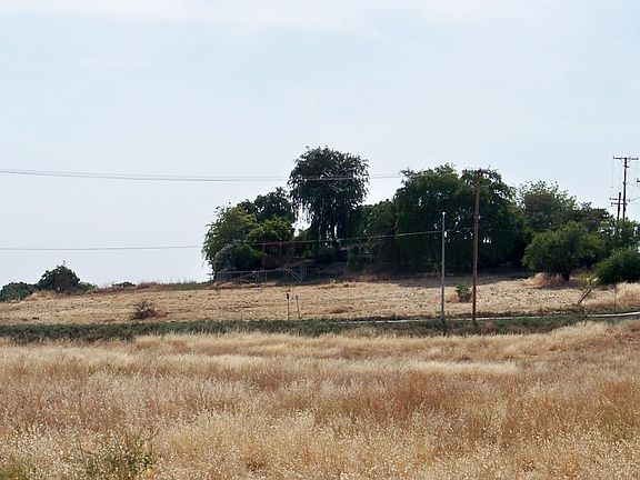 3rd image of 890 W Morton Ave