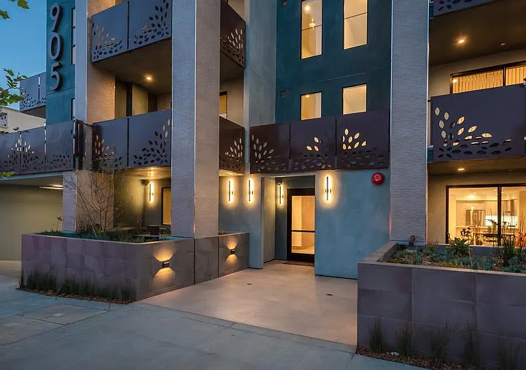 905 Wilcox Ave #Penthouse 2 — Photo 36