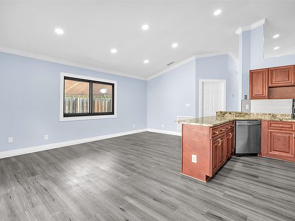 5th image of 2831 NW 111th Avenue
