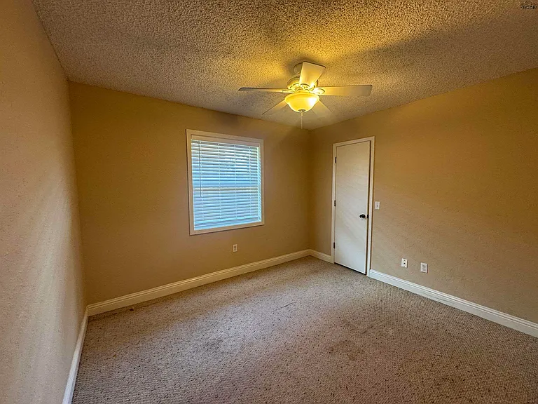 2113 Selma Dr — Photo 13