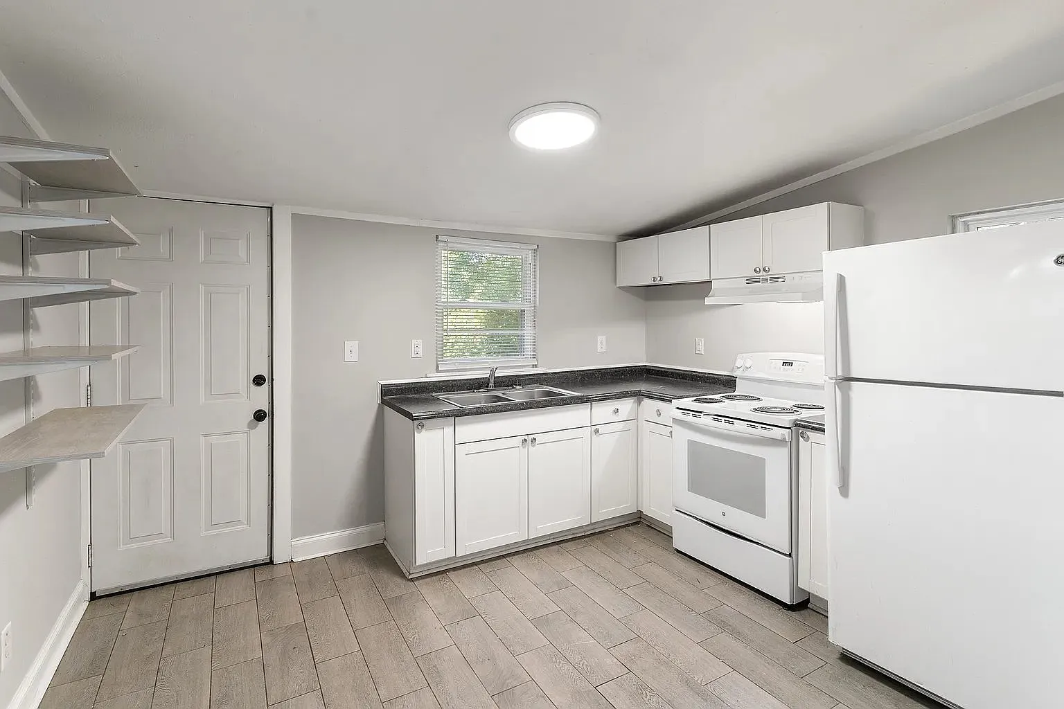 2813 Royal Street - 1 — Photo 3