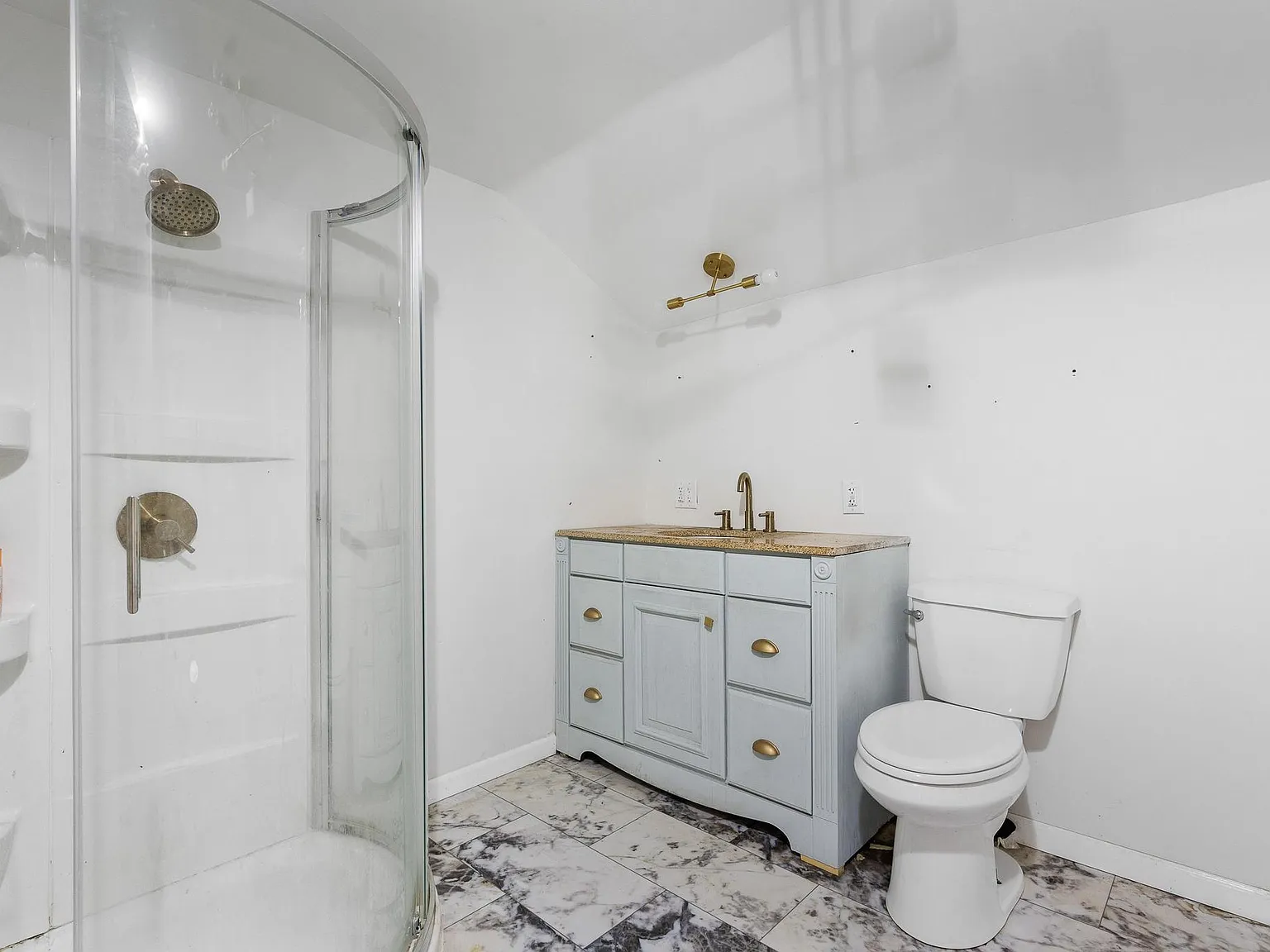 3 bed, 1033 sqft, $1,100 — Photo 2