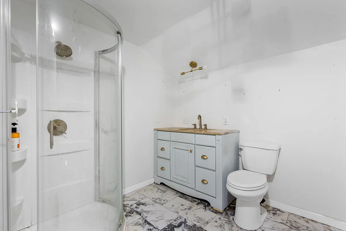 Building Photo - 2225 Catalpa Dr