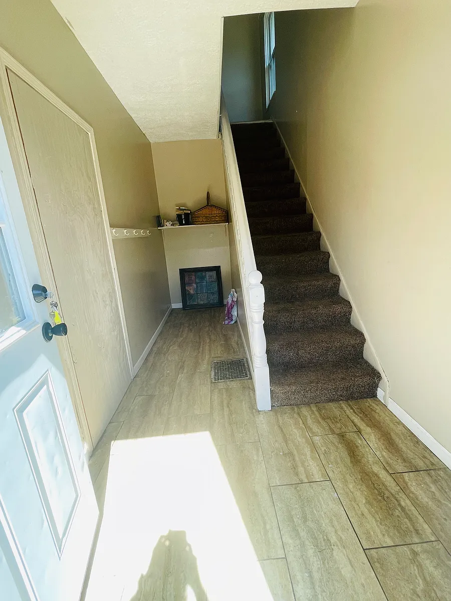 Building Photo - 821 Oak St #1