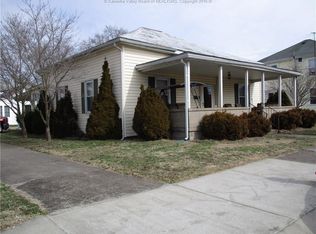 501 Sand St, Ravenswood, WV 26164