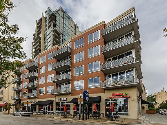 2nd image of 9 N Euclid Ave Unit 302