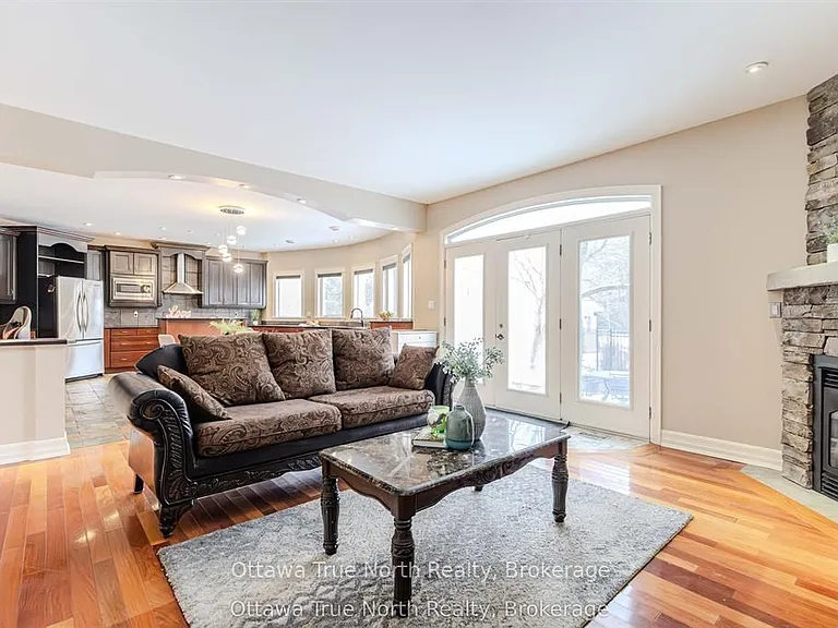 1530 Lords Manor Ln — Photo 9