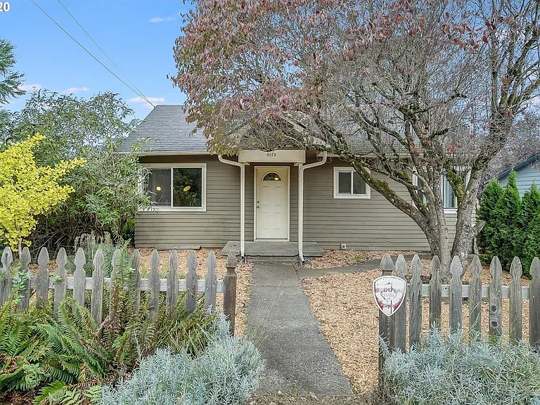 6025 NE Simpson St — Photo 3