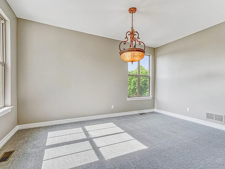 9611 Sunset Hill Dr — Photo 6