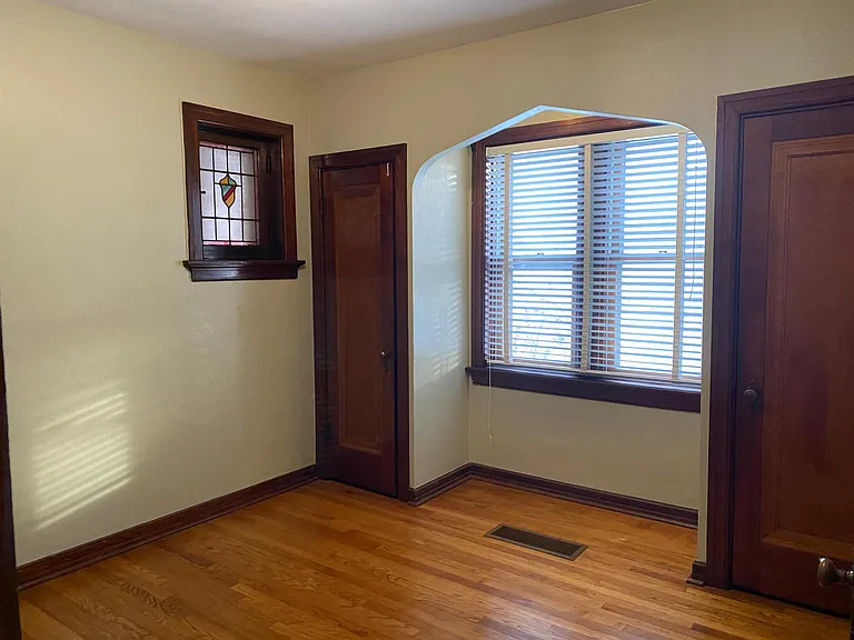 5316 Mardel Ave — Photo 4