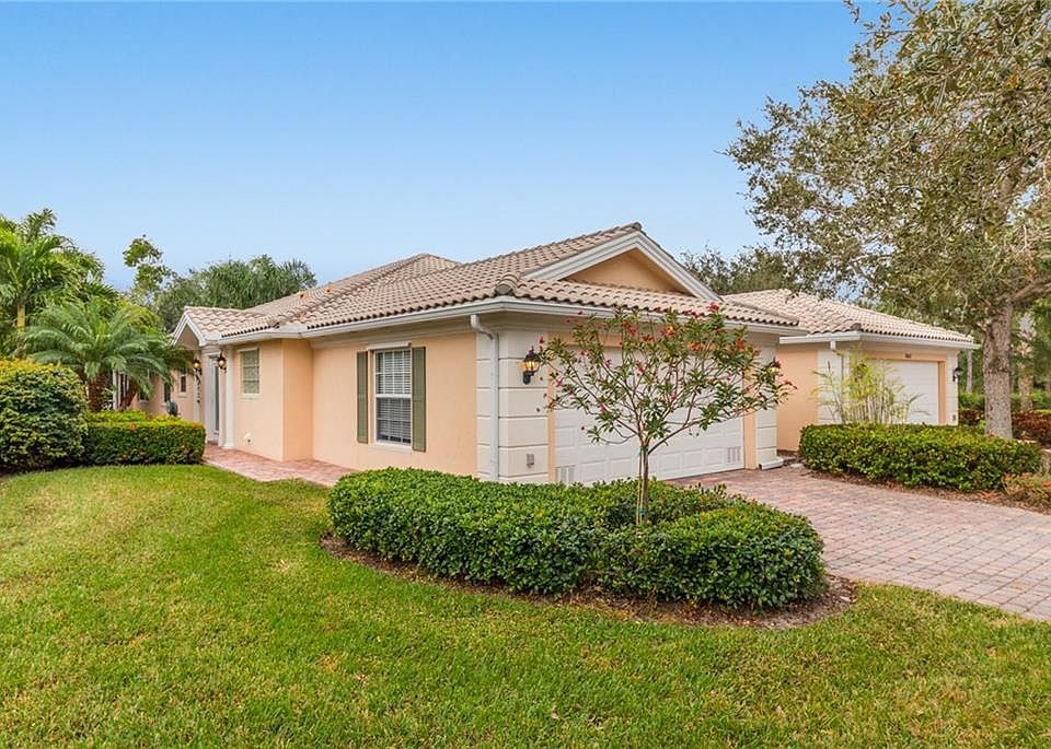 1st image of 8852 SE Retreat Dr