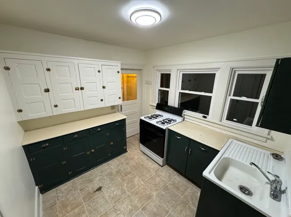 526 Fairfield Ave, Battle Creek, MI 49015