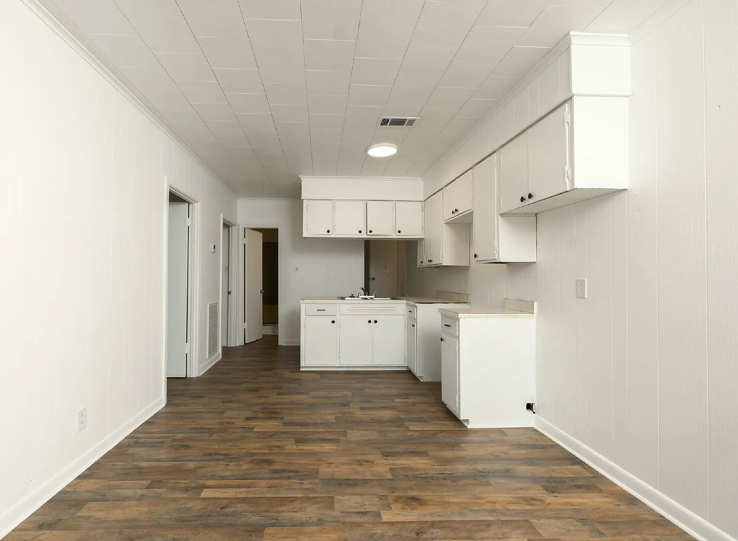 2 bed, 1.0 bath, $700 — Photo 3