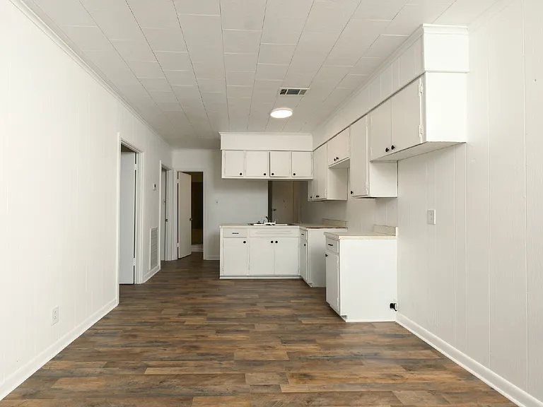 449 W Main St — Photo 3