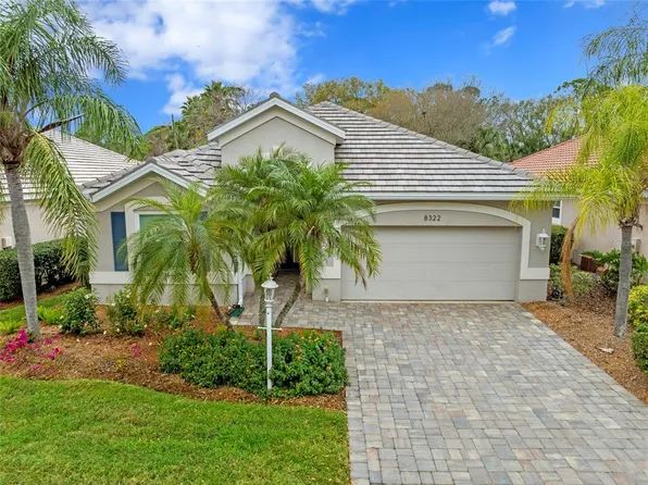 8322 Whispering Woods Ct, Lakewood Ranch, FL 34202