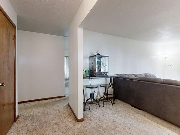 5th image of 103 N Lincoln St