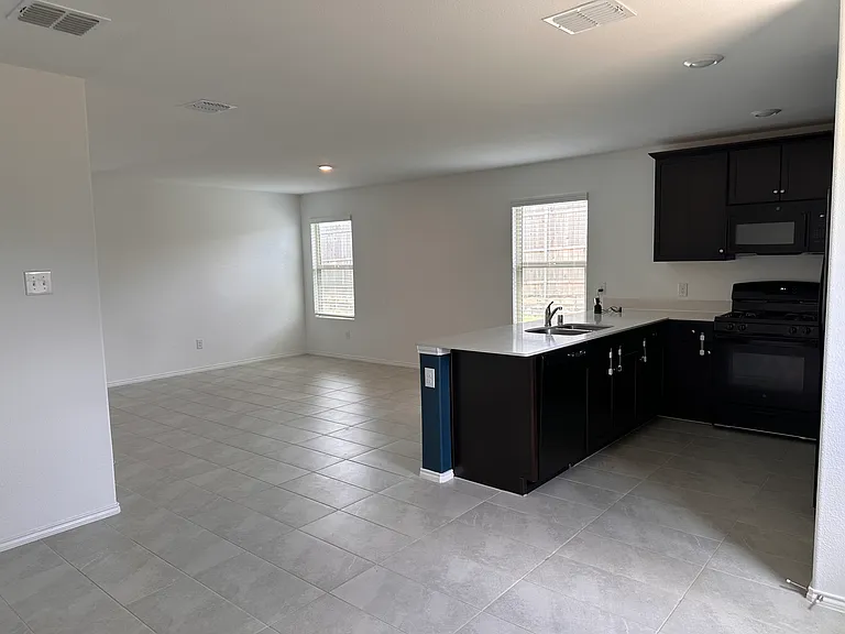 8408 Hollow Bend St — Photo 5