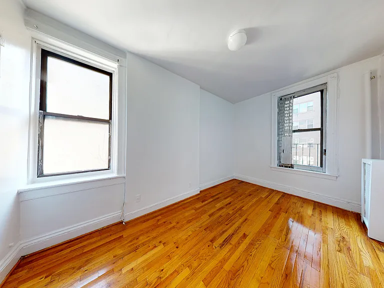 158 W 15th St #5D — Photo 6