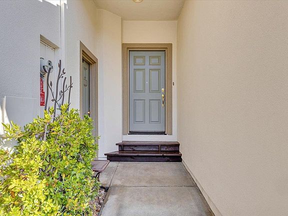 4th image of 219 Bridle Point Cir