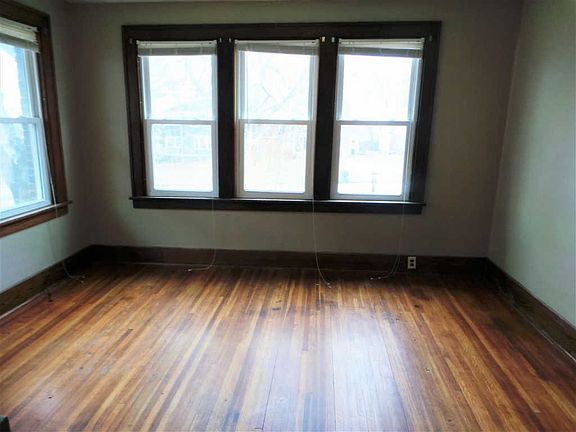 2nd image of 3618 Jackson St