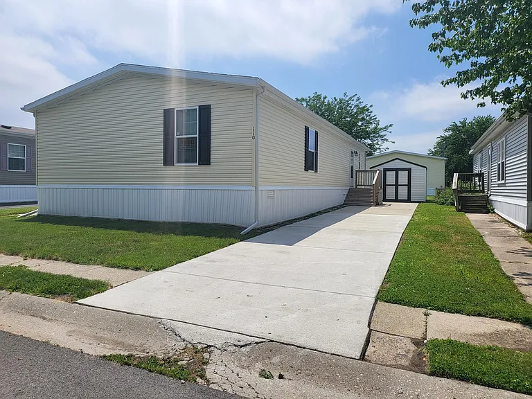 Willowbrook Place — Photo 26