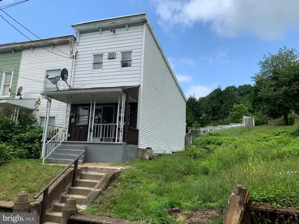 37 Coal St, Middleport, PA 17953