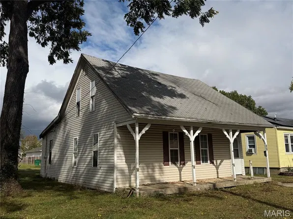 108 W Adams St, O'Fallon, IL 62269