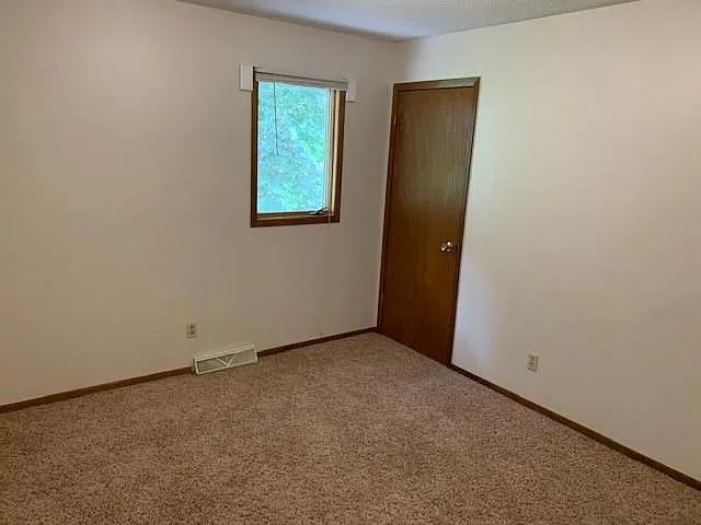 818 Hawthorn St — Photo 7