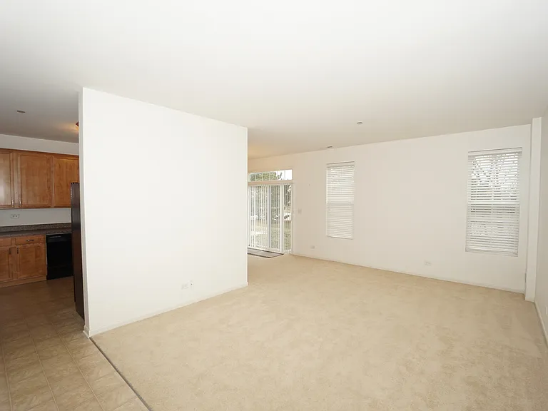 210 Portage Ln #D — Photo 4