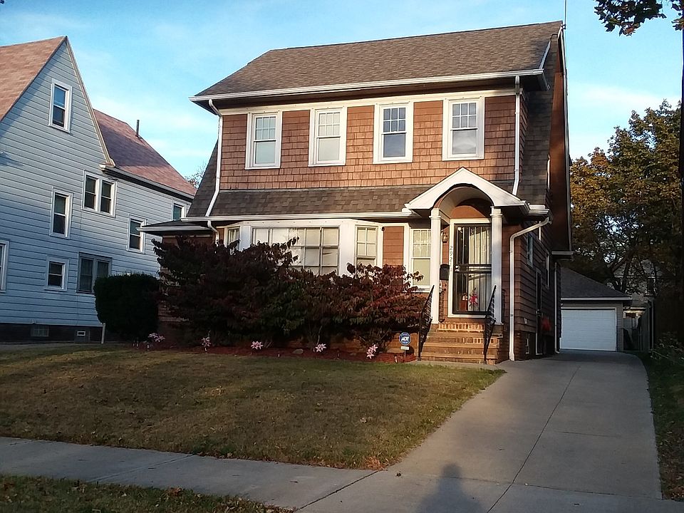 1st image of 2921 East Blvd